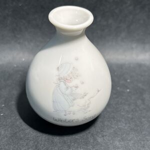 Precious Moments 1988 Tiny Porcelain‎ Bud Vase "Winter's Song" 2.5” H EUC